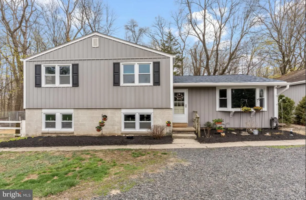 Central NJ/Bucks County, PA Real Estate | View 5486 Silo Hill Rd | 4 Beds, 2 Baths