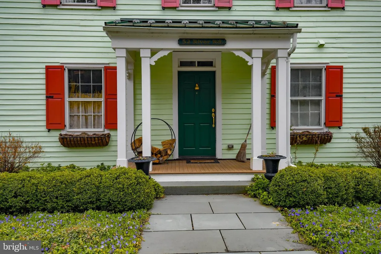 Central NJ/Bucks County, PA Real Estate | View 52 River Rd | 4 Beds, 3 Baths