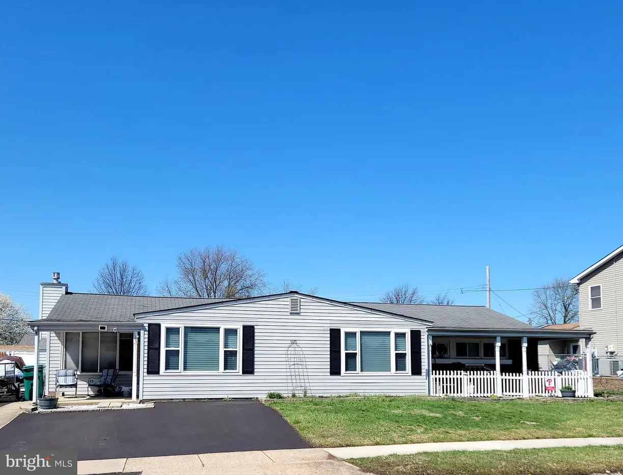Central NJ/Bucks County, PA Real Estate | View 165 Idlewild Rd | 3 Beds, 1 Bath