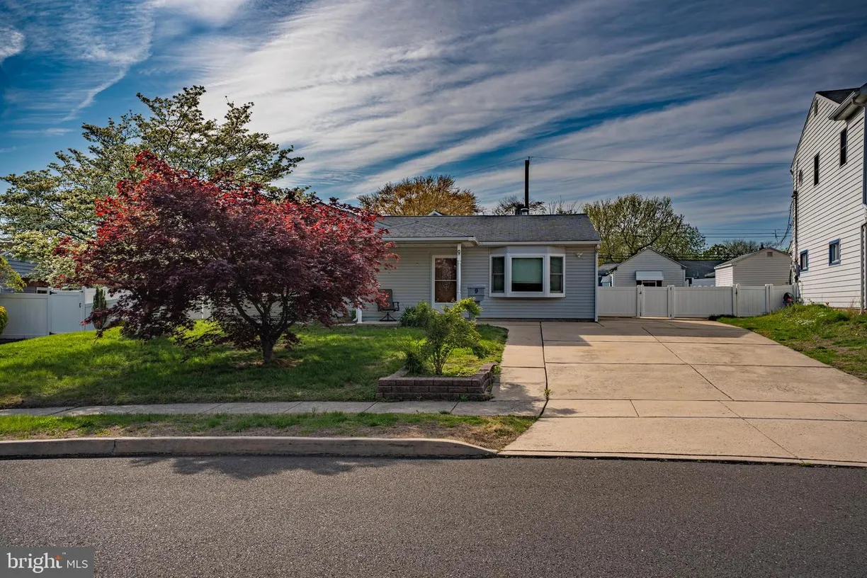 Central NJ/Bucks County, PA Real Estate | View 9 Mulberry Ln | 3 Beds, 1 Bath
