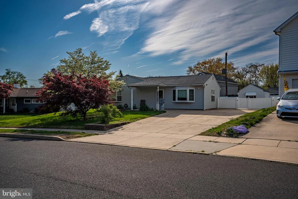 Central NJ/Bucks County, PA Real Estate | View 9 Mulberry Ln | Listing