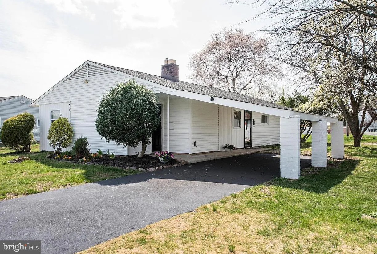 Central NJ/Bucks County, PA Real Estate | View 238 Willow Dr | 3 Beds, 1 Bath