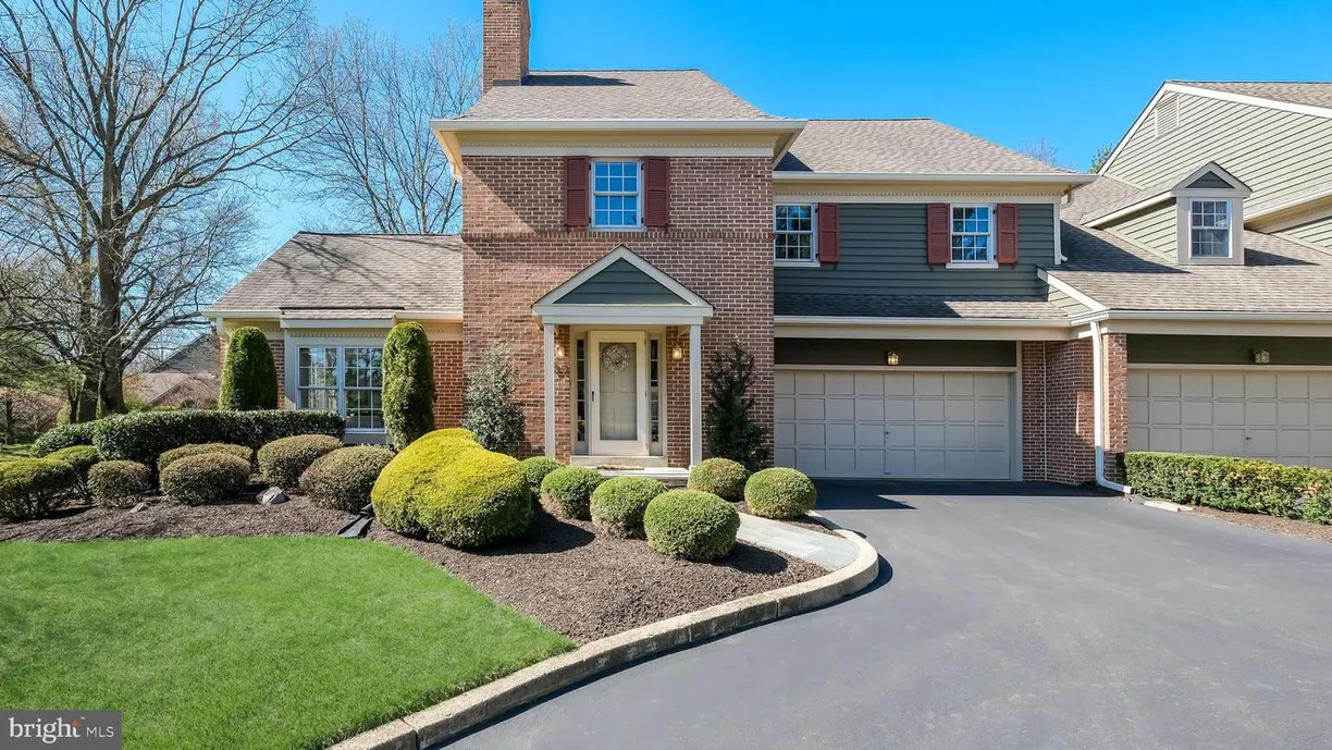 Central NJ/Bucks County, PA Real Estate | View 35 Latham Ct | 3 Beds, 2 Baths