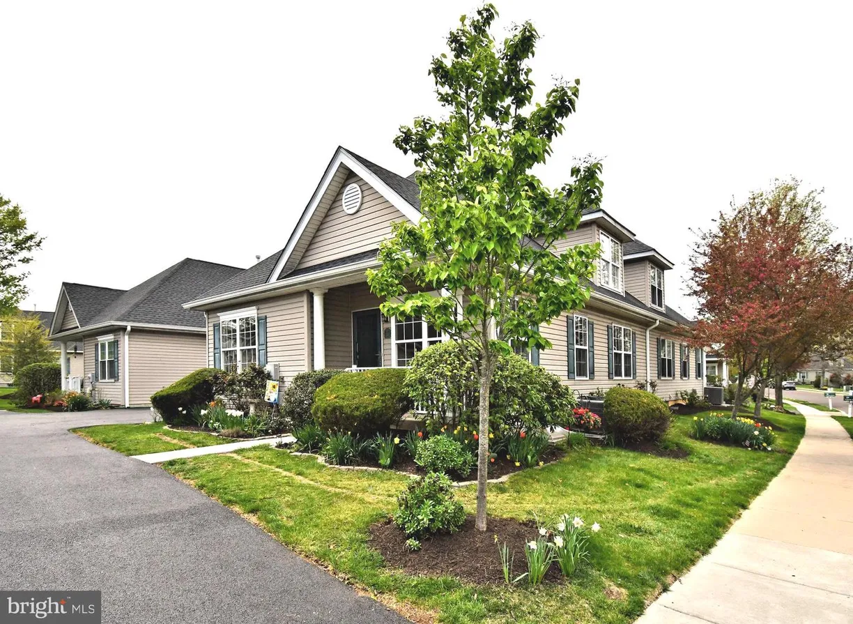 Central NJ/Bucks County, PA Real Estate | View 55 Liberty Dr | 2 Beds, 3 Baths