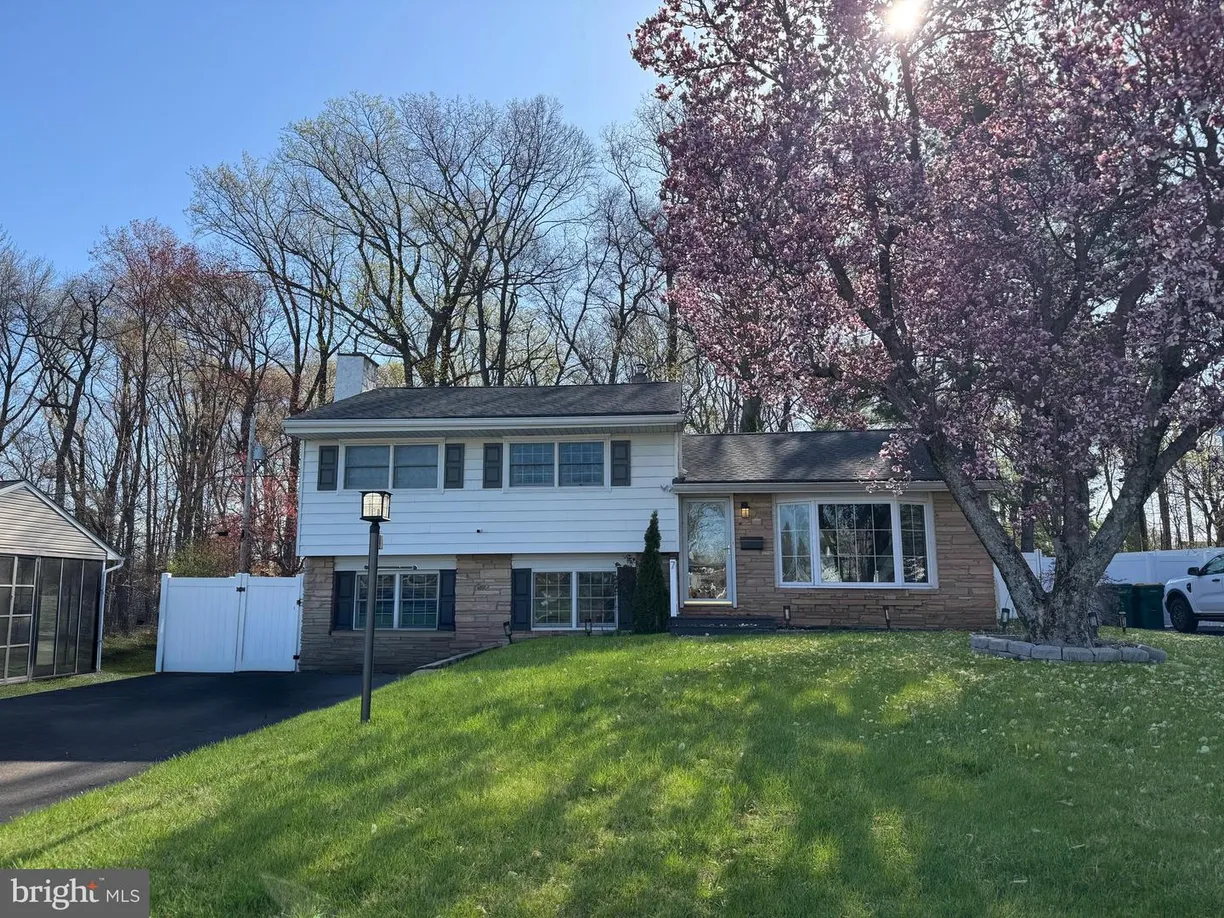 Central NJ/Bucks County, PA Real Estate | View 7 Sandy Dr | 3 Beds, 1 Bath