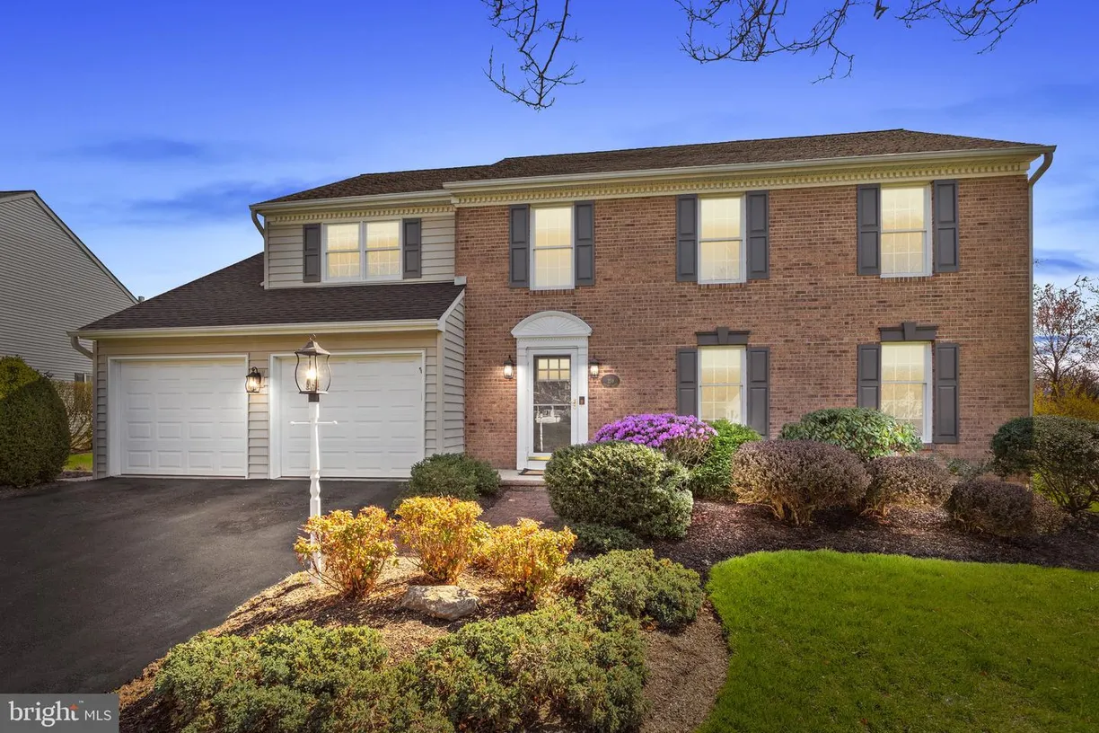 Central NJ/Bucks County, PA Real Estate | View 259 Saxony Dr | 4 Beds, 2 Baths