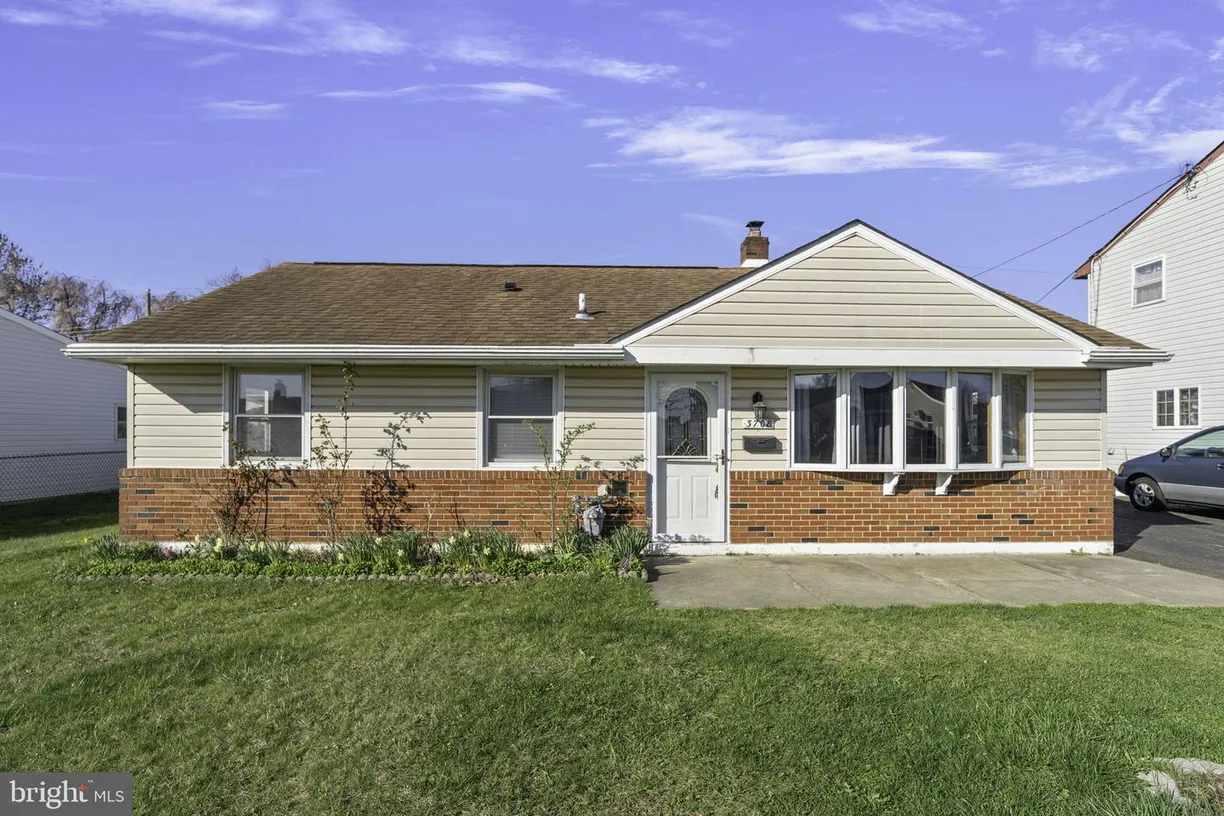 Central NJ/Bucks County, PA Real Estate | View 3708 Cloverdale Rd | 3 Beds, 1 Bath