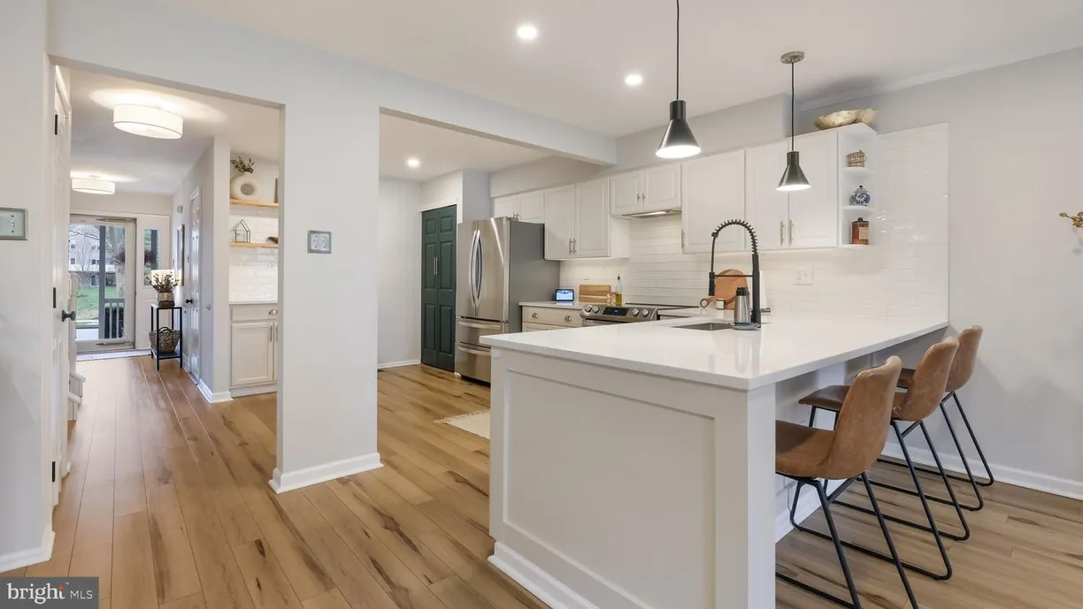 Central NJ/Bucks County, PA Real Estate | View 84 Trafalgar Rd | 3 Beds, 2 Baths