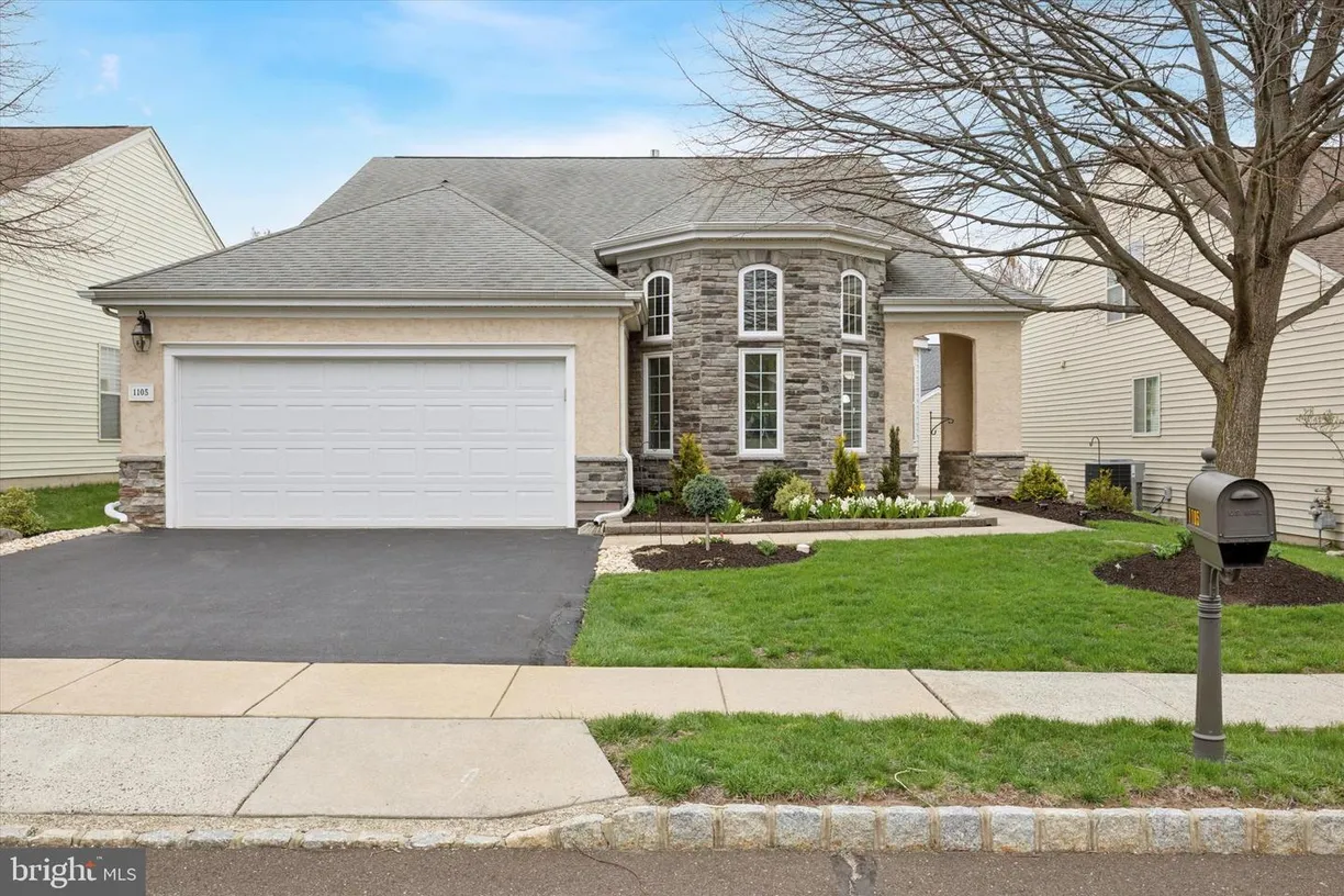 Central NJ/Bucks County, PA Real Estate | View 1105 Maxwell Mnr | 2 Beds, 2 Baths