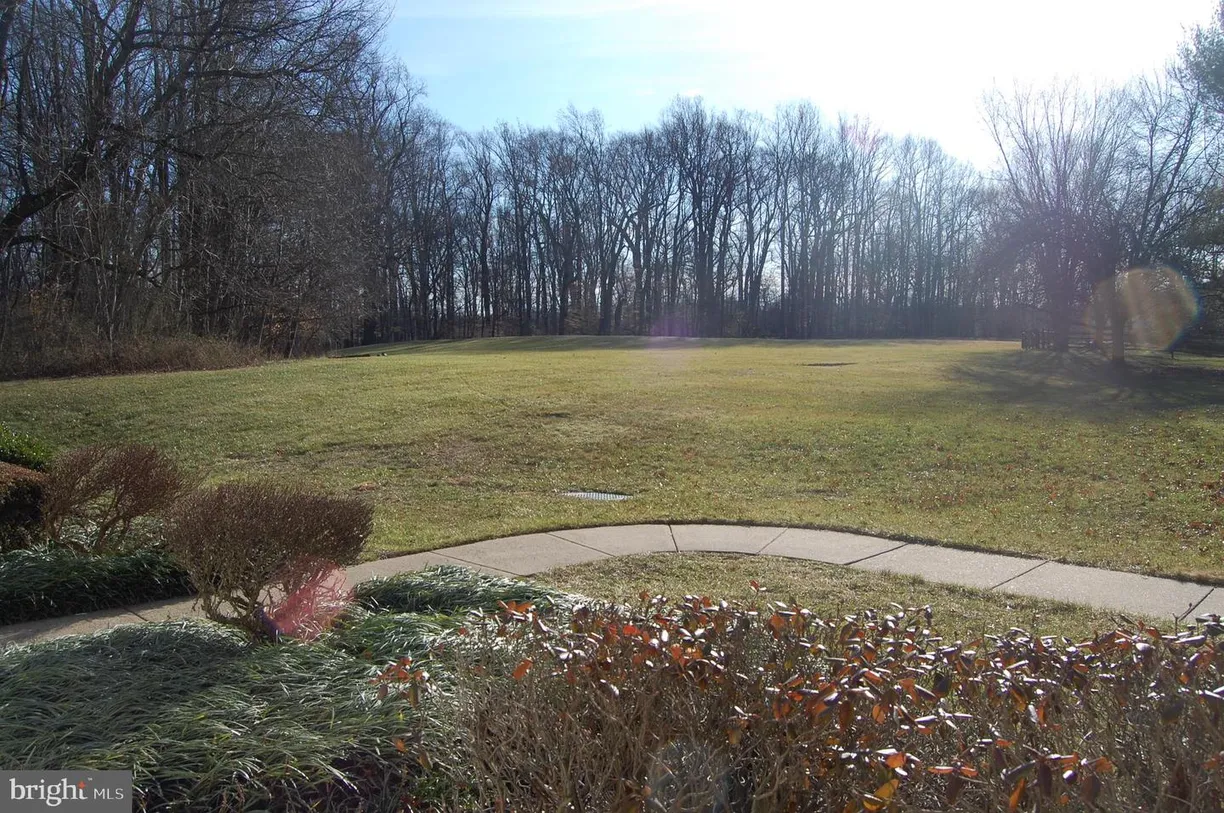 Central NJ/Bucks County, PA Real Estate | View 1009 Diamond Dr | 2 Beds, 2 Baths