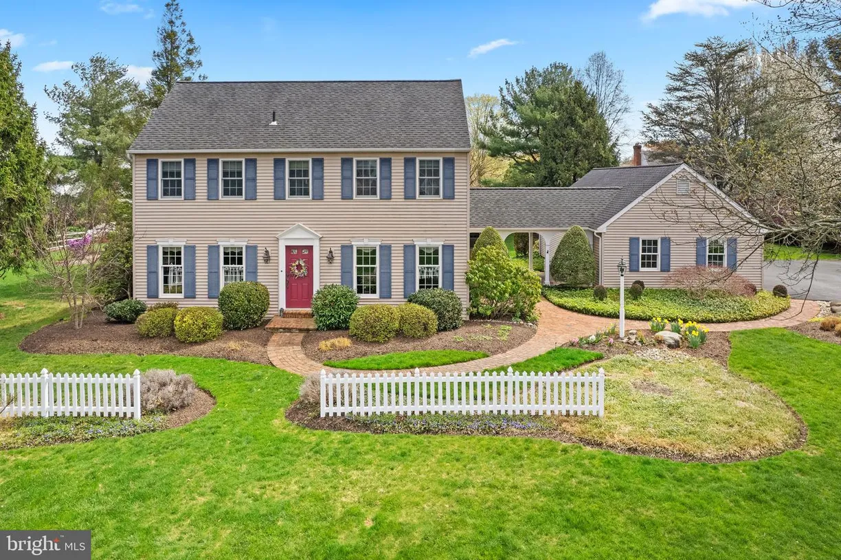 Central NJ/Bucks County, PA Real Estate | View 27 Dunkin Dr | 3 Beds, 2 Baths