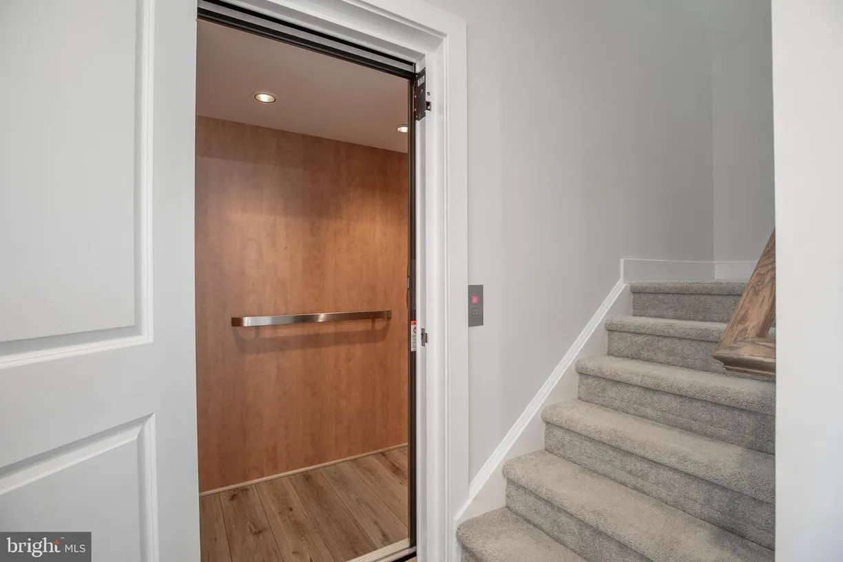 Central NJ/Bucks County, PA Real Estate | View 135 Annapolis St, b | Listing