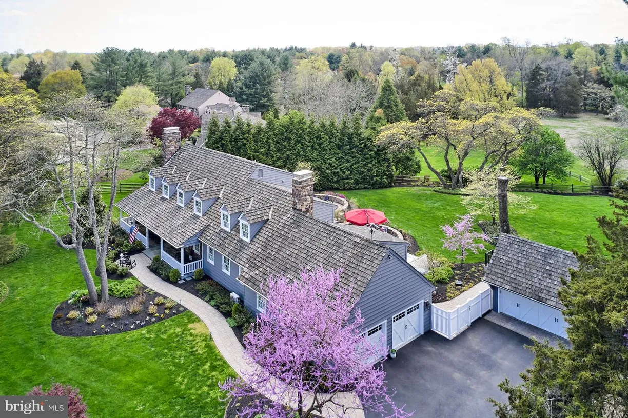 Central NJ/Bucks County, PA Real Estate | View 113 Cedar Glen Dr | 5 Beds, 4 Baths