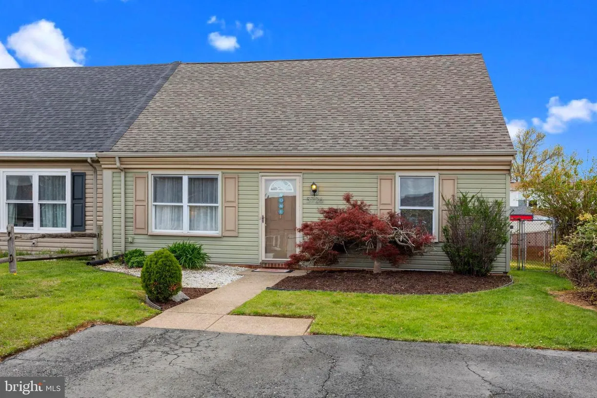 Central NJ/Bucks County, PA Real Estate | View 5726 Keenan Ct | 3 Beds, 2 Baths