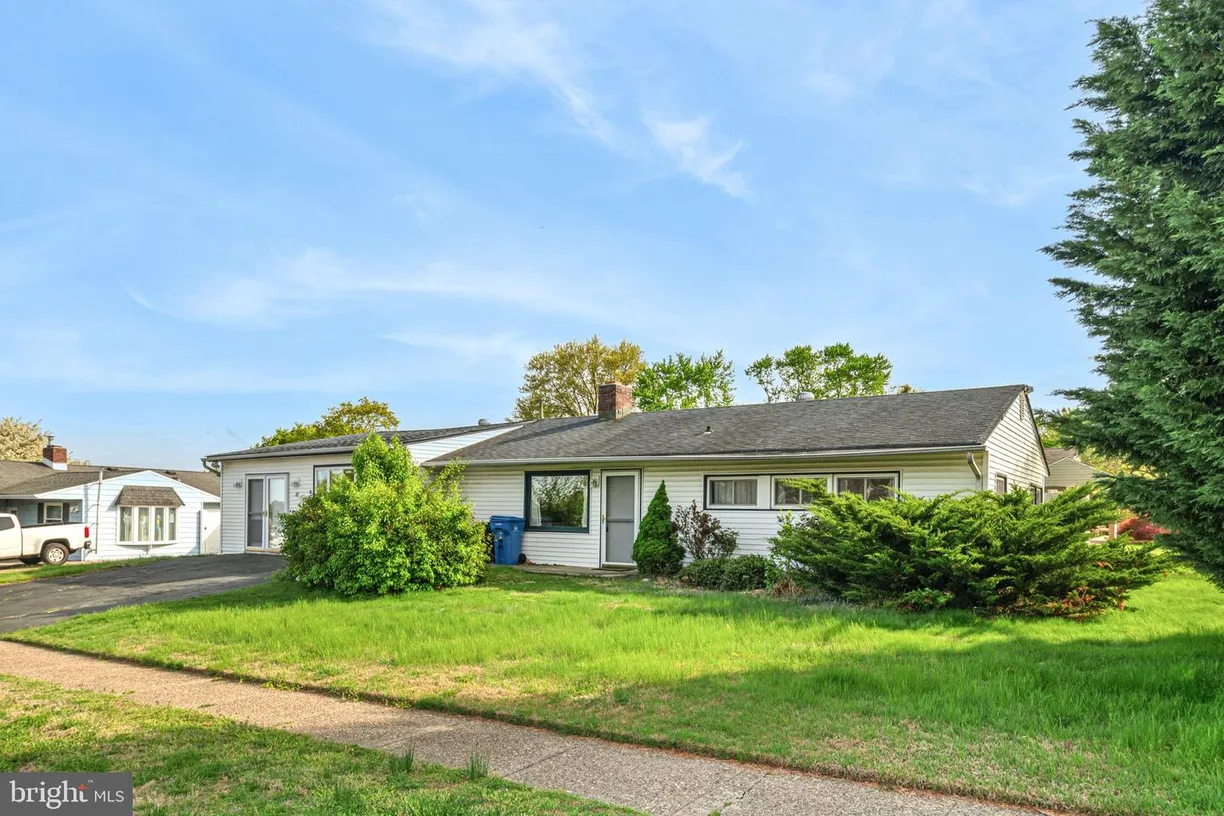 Central NJ/Bucks County, PA Real Estate | View 97 Black Pine Ln | 3 Beds, 1 Bath