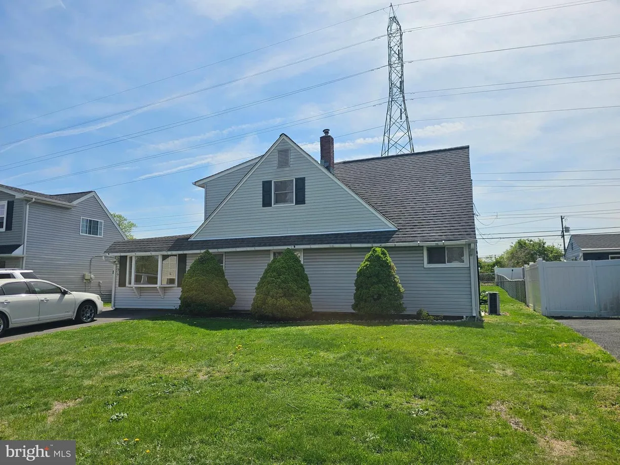 Central NJ/Bucks County, PA Real Estate | View 56 Coral Ln | 4 Beds, 2 Baths