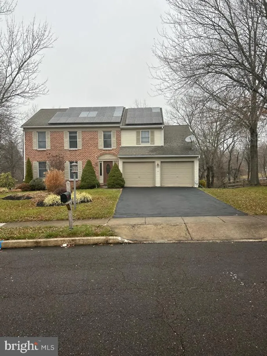 Central NJ/Bucks County, PA Real Estate | View 411 Shipwrighter Way | 4 Beds