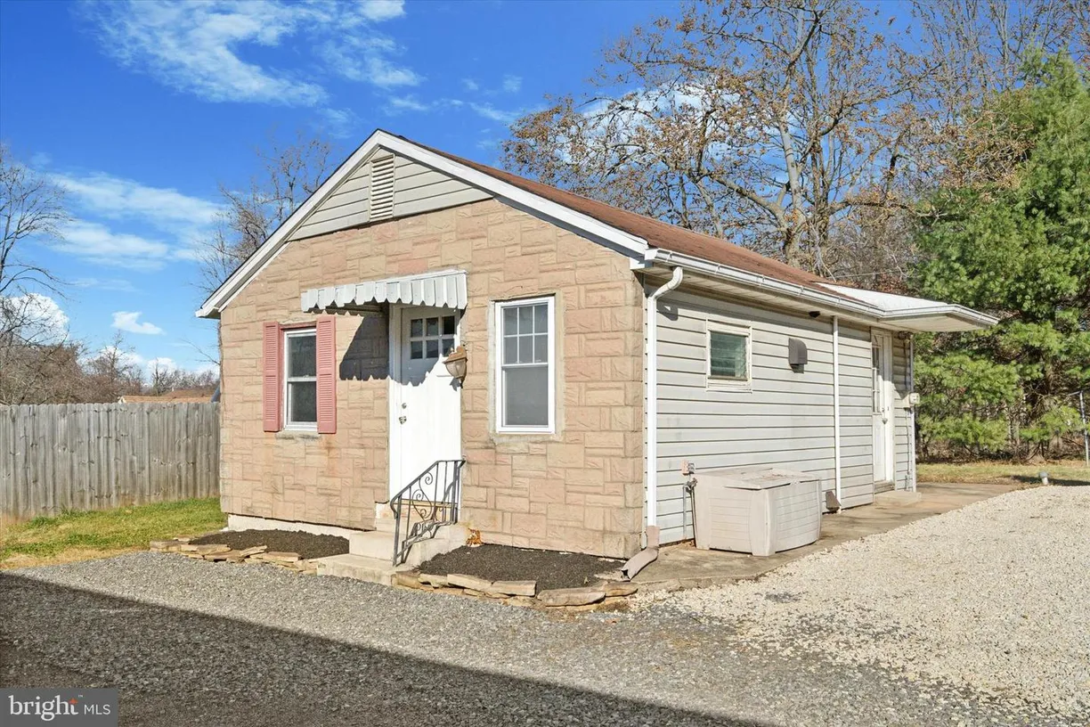 Central NJ/Bucks County, PA Real Estate | View 1605 N Line St | 1 Bed, 1 Bath