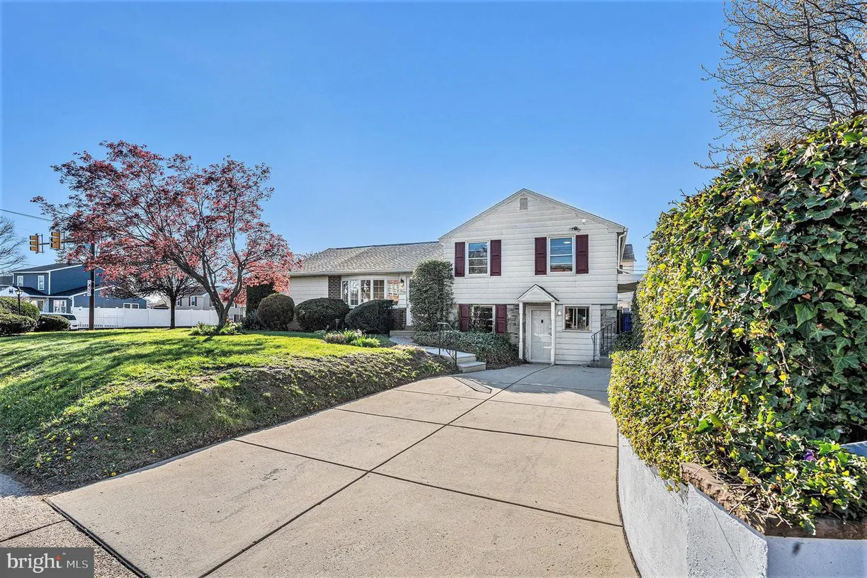 Central NJ/Bucks County, PA Real Estate | View 3839 Chalfont Dr | Listing