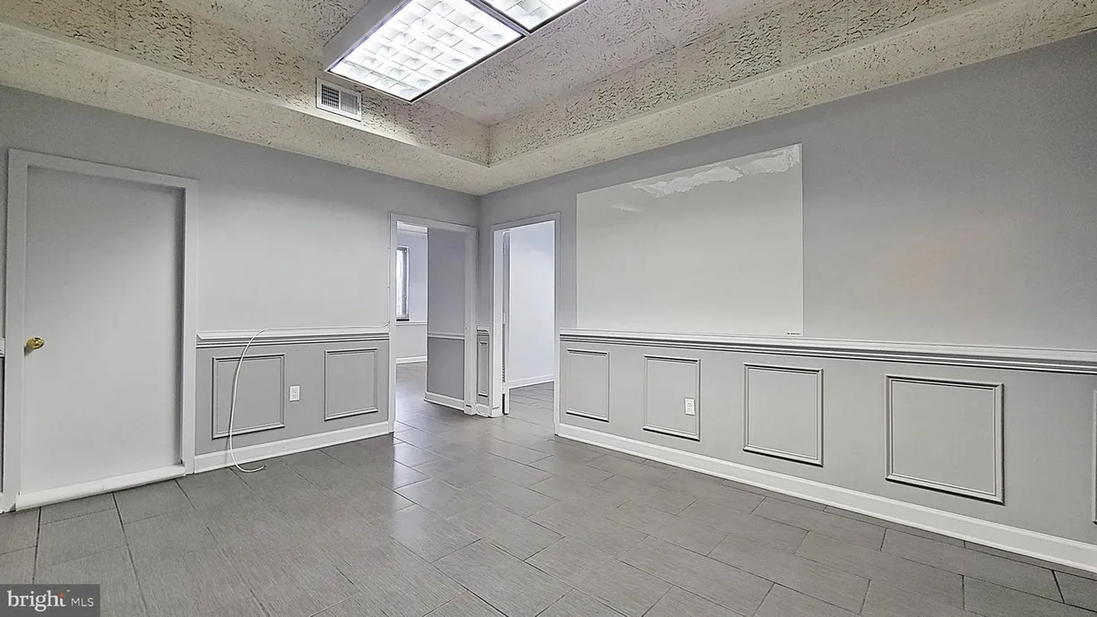 Washington Metro Area Real Estate | View 2007 15th St N, 100 | Listing