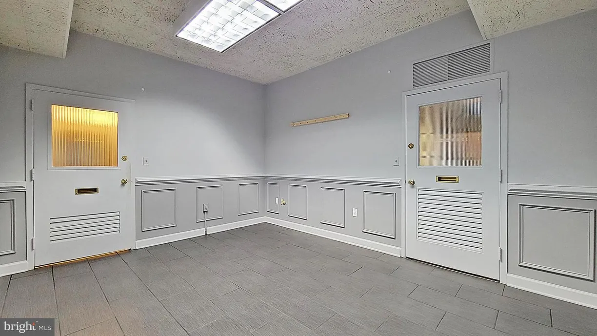 Washington Metro Area Real Estate | View 2007 15th St N, 100 | Listing