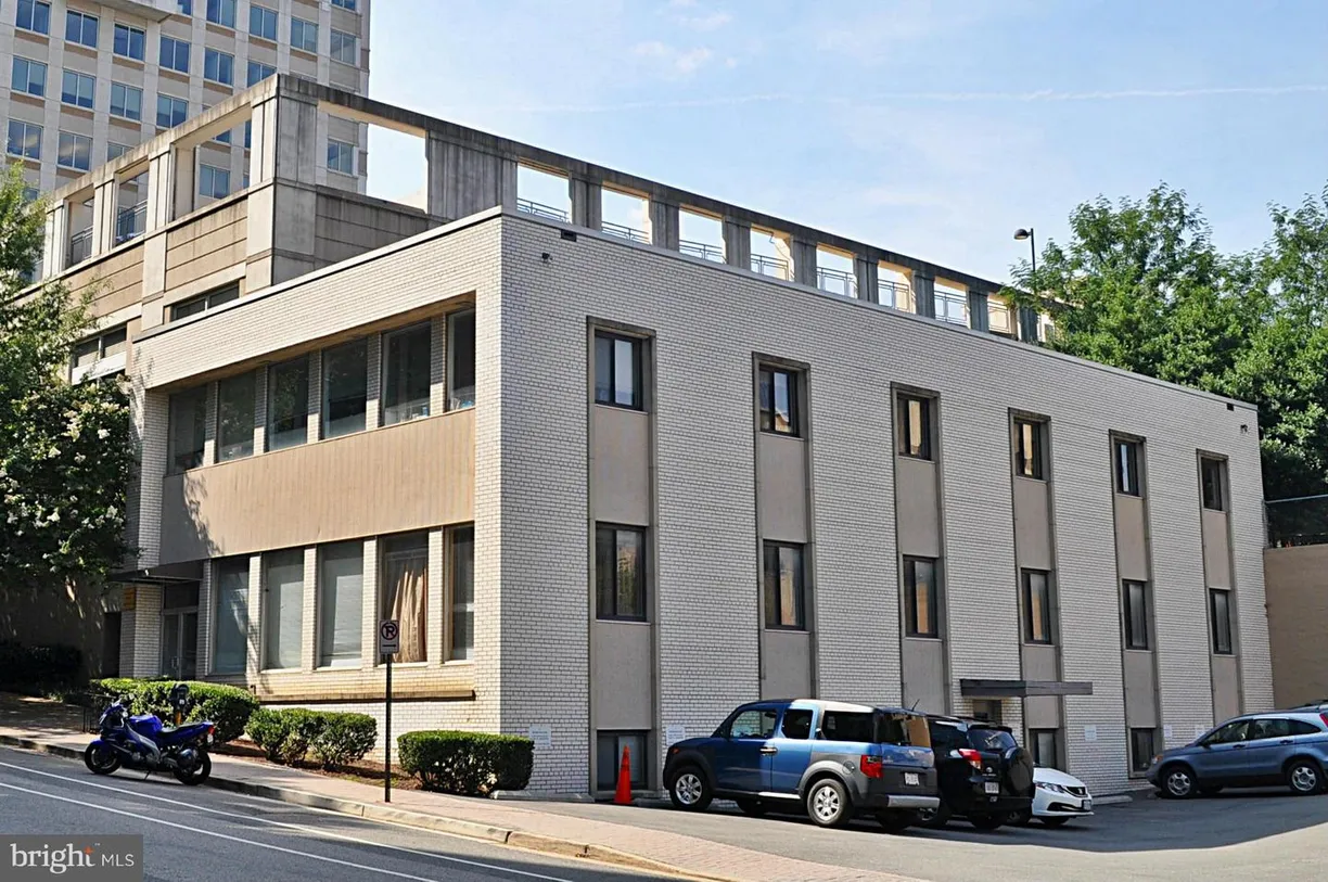 Washington Metro Area Real Estate | View 2007 15th St N, 100