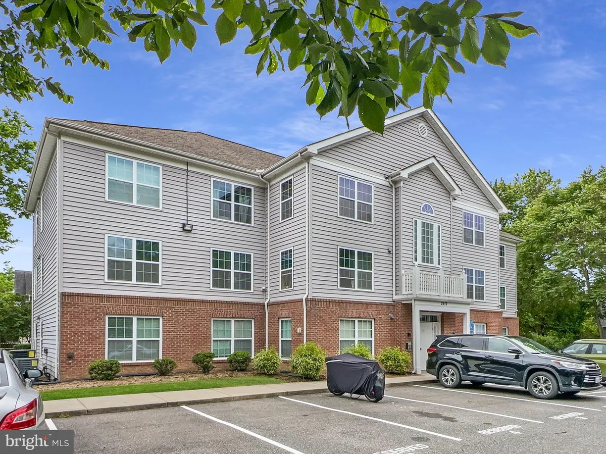 Washington Metro Area Real Estate | View 2912 17th St S, 103 | 3 Beds, 1 Bath