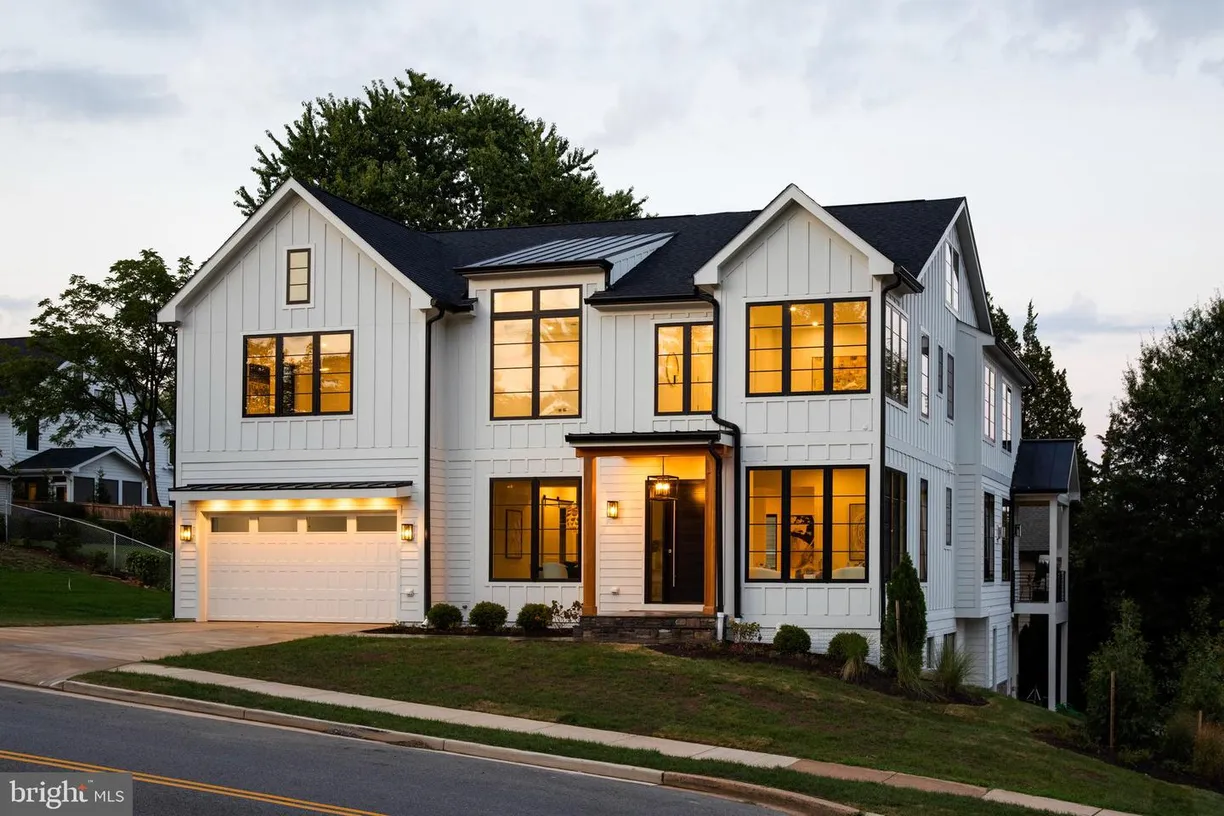 Washington Metro Area Real Estate | View 3501 N Powhatan St | 6 Beds, 6 Baths
