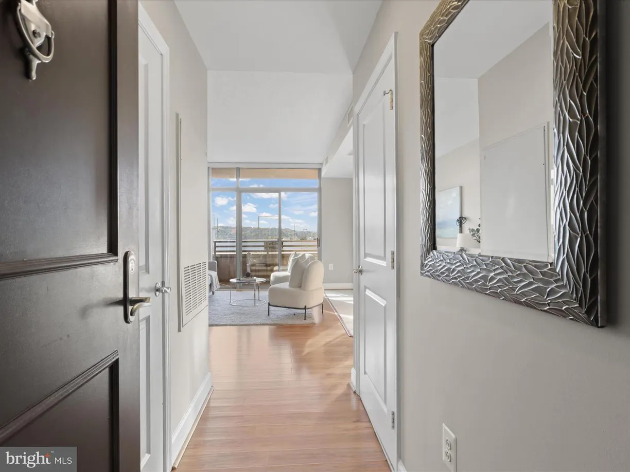 Washington Metro Area Real Estate | View 3600 S Glebe Rd S, 206w | 1 Bath