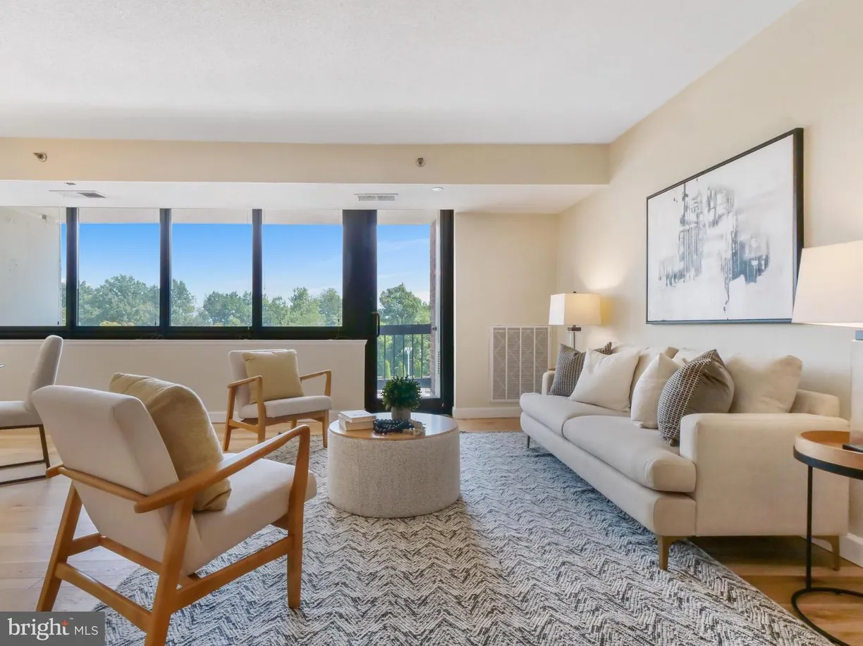 Washington Metro Area Real Estate | View 1805 Crystal Dr, 407s | 2 Beds, 2 Baths
