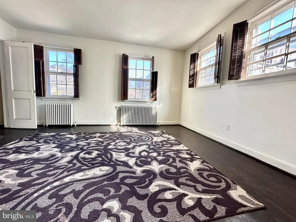 Washington Metro Area Real Estate | View 1300 N Hudson St, top Floor | Listing
