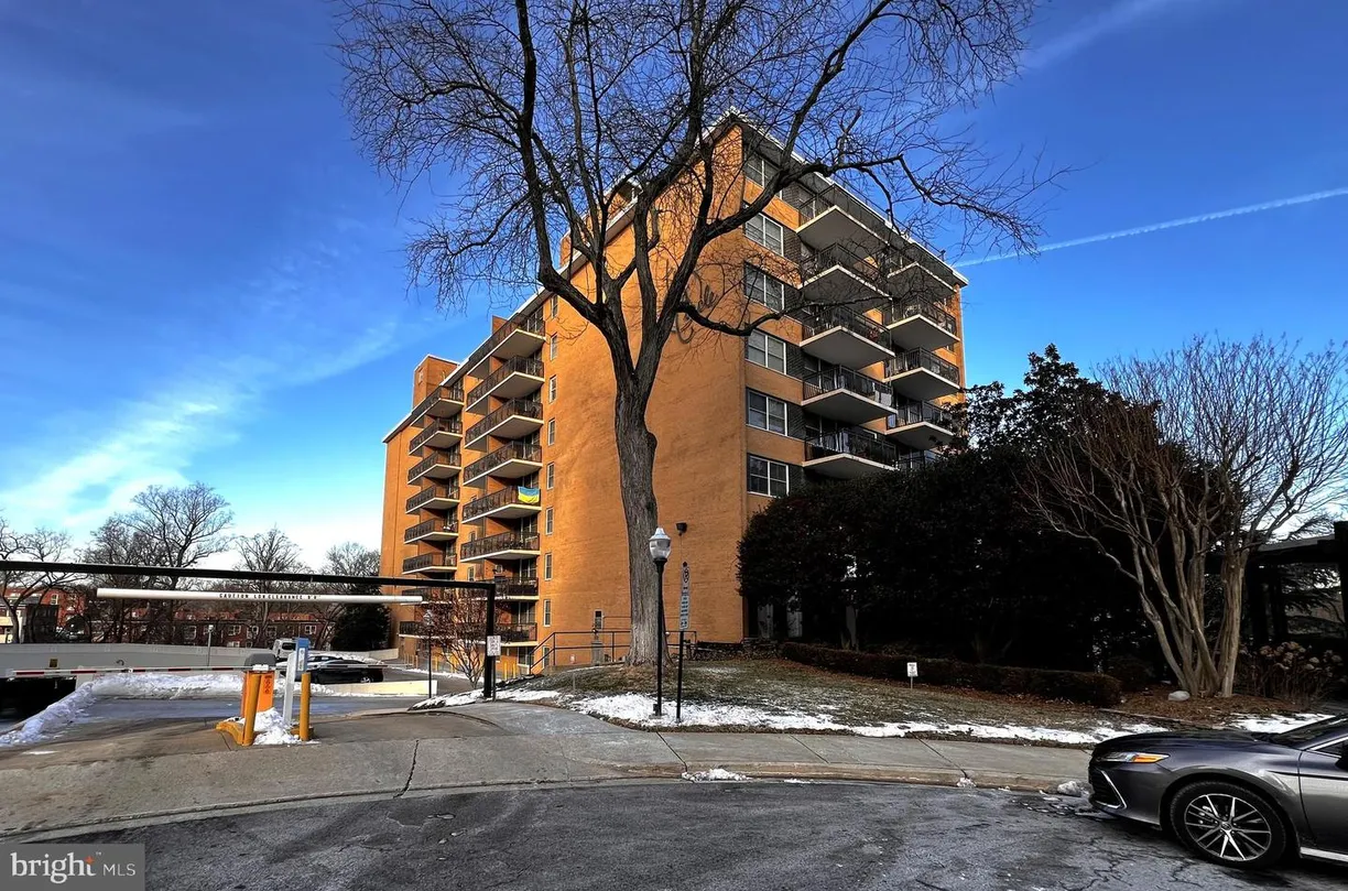 Washington Metro Area Real Estate | View 2030 N Adams St, 902 | 2 Beds, 1 Bath