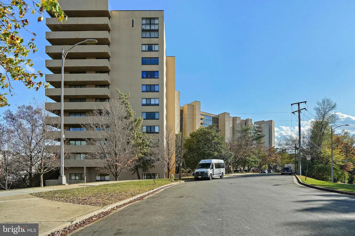 Washington Metro Area Real Estate | View 1101 S Arlington Ridge Rd, 415 | Listing