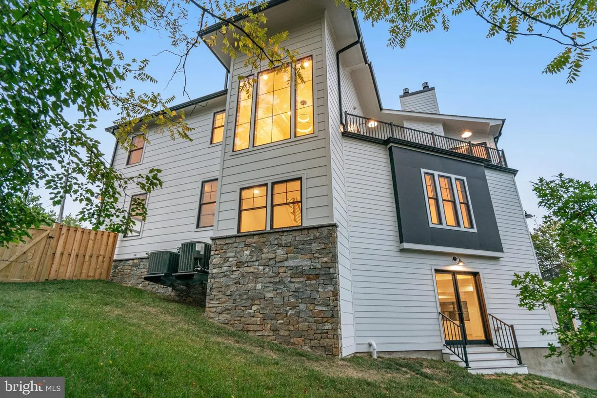 Washington Metro Area Real Estate | View 6305 N 36th St | Listing