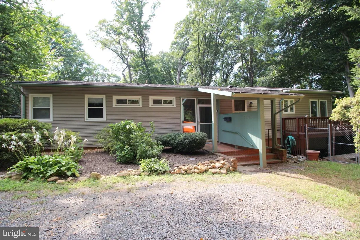 Washington Metro Area Real Estate | View 2206 N Taft St | 4 Beds