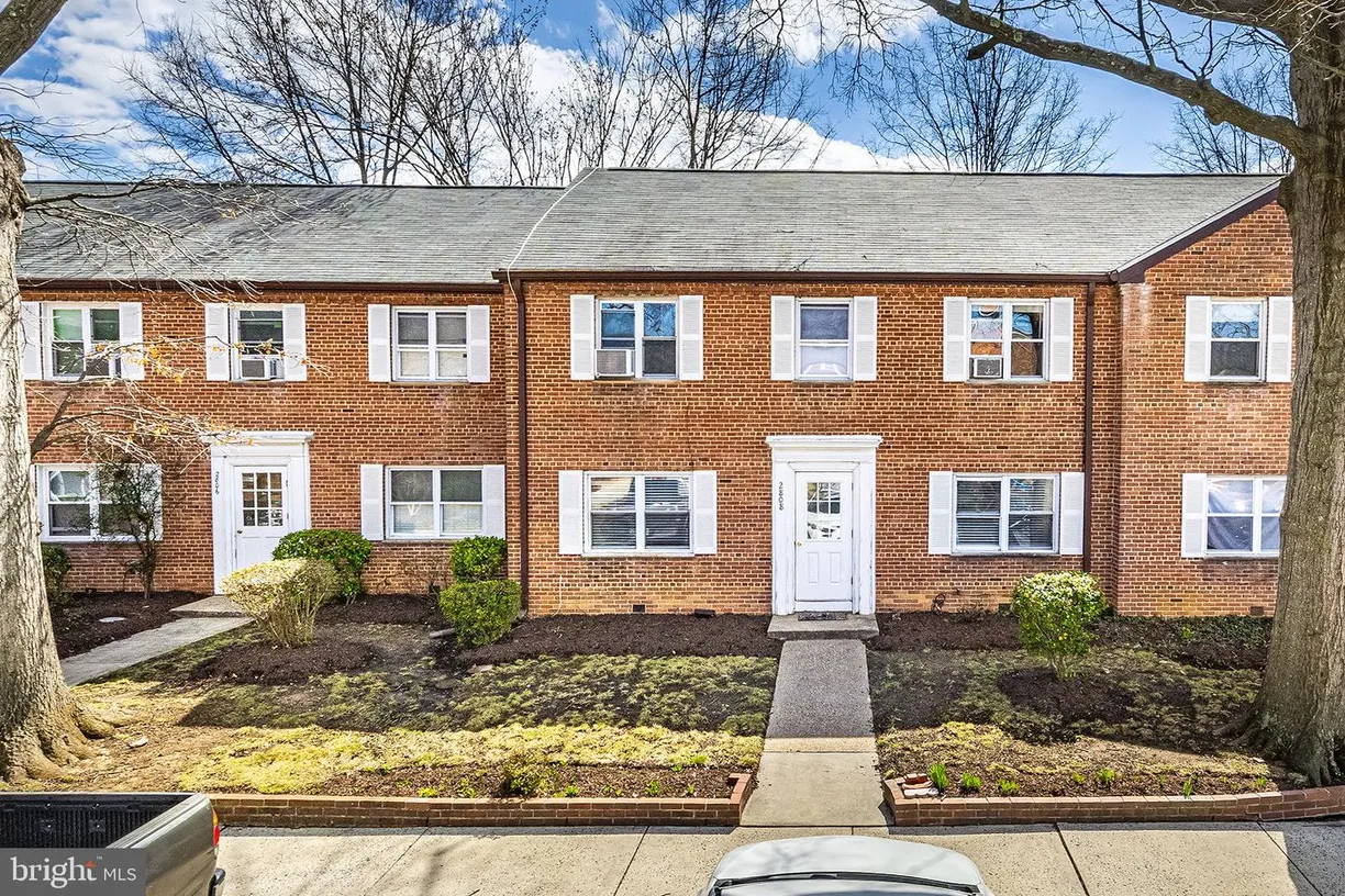 Washington Metro Area Real Estate | View 2808 -a 16th Rd S, 2808a | 2 Beds, 1 Bath