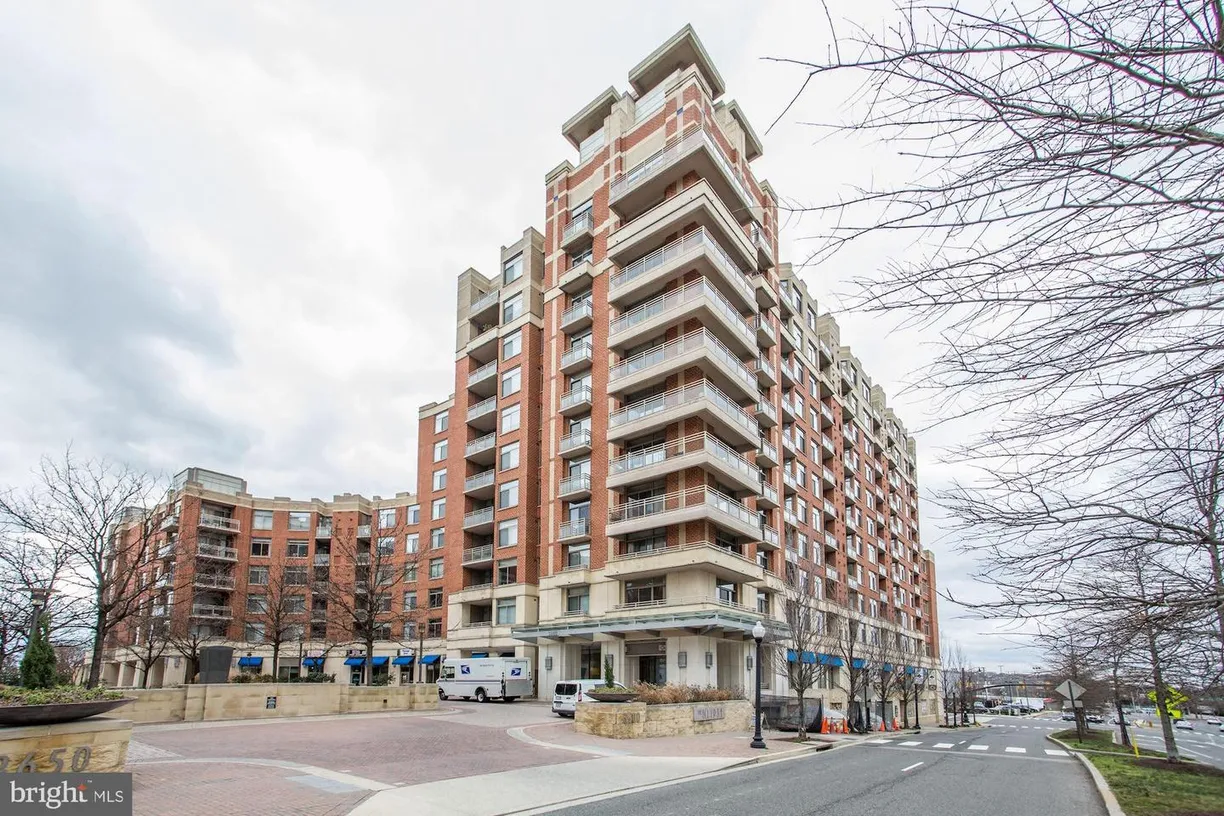 Washington Metro Area Real Estate | View 3600 S Glebe Rd, 215w | 1 Bed, 1 Bath
