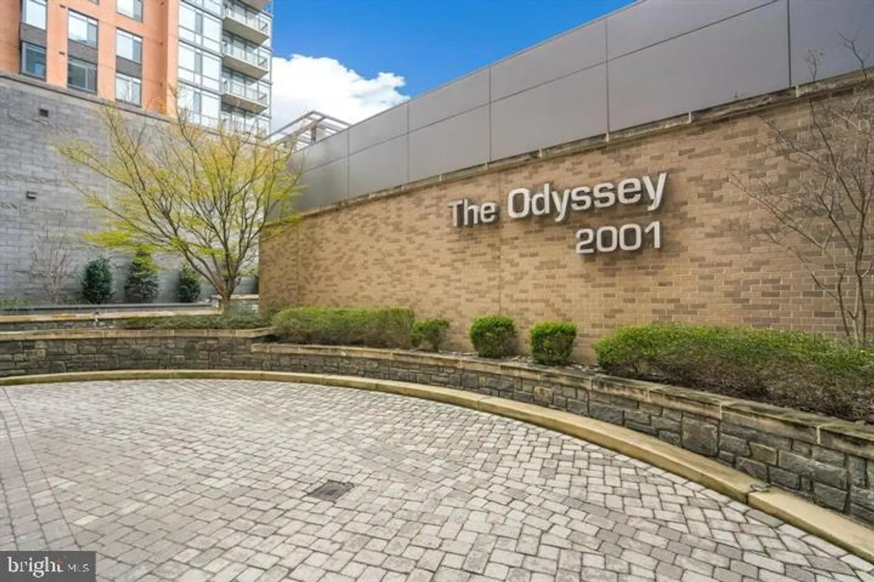 Washington Metro Area Real Estate | View 2001 15th St N, 101 | 1 Bed, 1 Bath