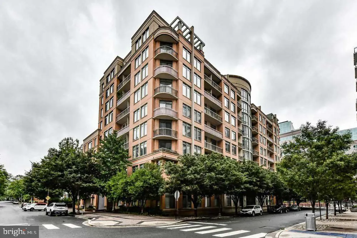 Washington Metro Area Real Estate | View 901 N Monroe St, 404 | 2 Beds