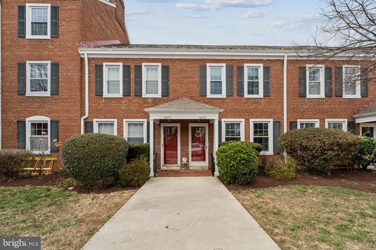 Washington Metro Area Real Estate | View 3070 S Abingdon St | 2 Beds, 2 Baths