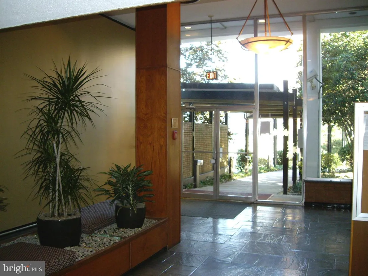 Washington Metro Area Real Estate | View 2030 N Adams St, 605 | Listing