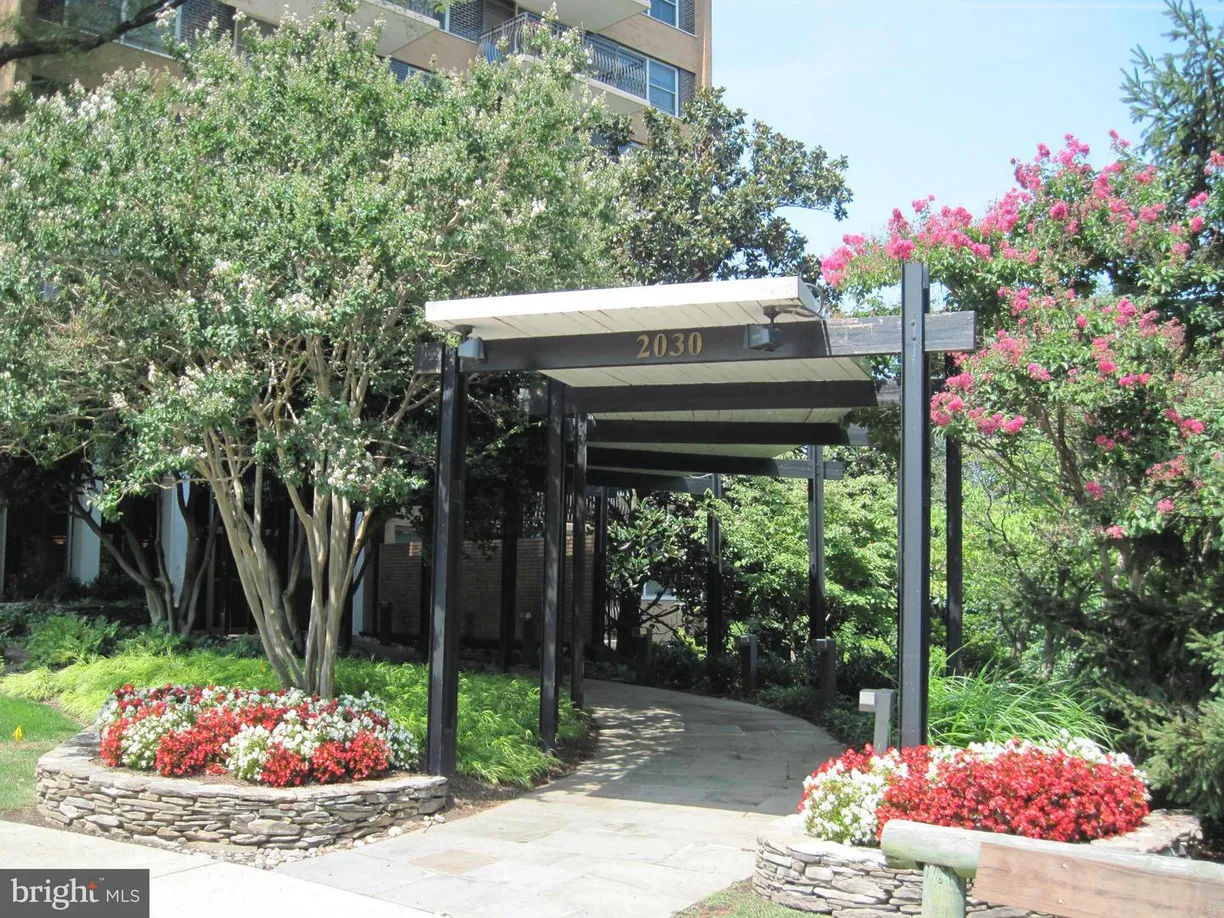 Washington Metro Area Real Estate | View 2030 N Adams St, 605 | Listing