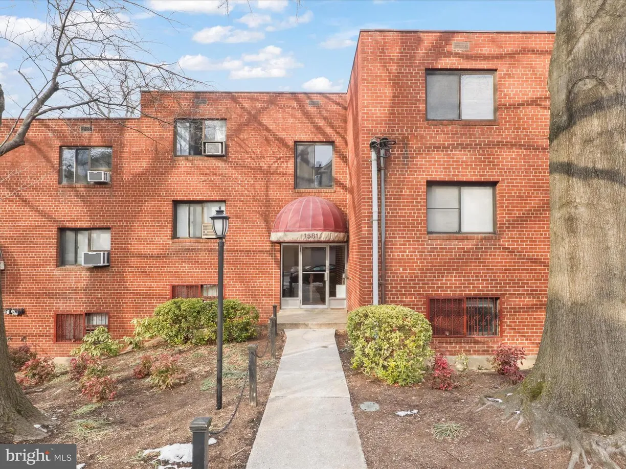 Washington Metro Area Real Estate | View 1581 N Colonial Ter, 201-x | 2 Beds