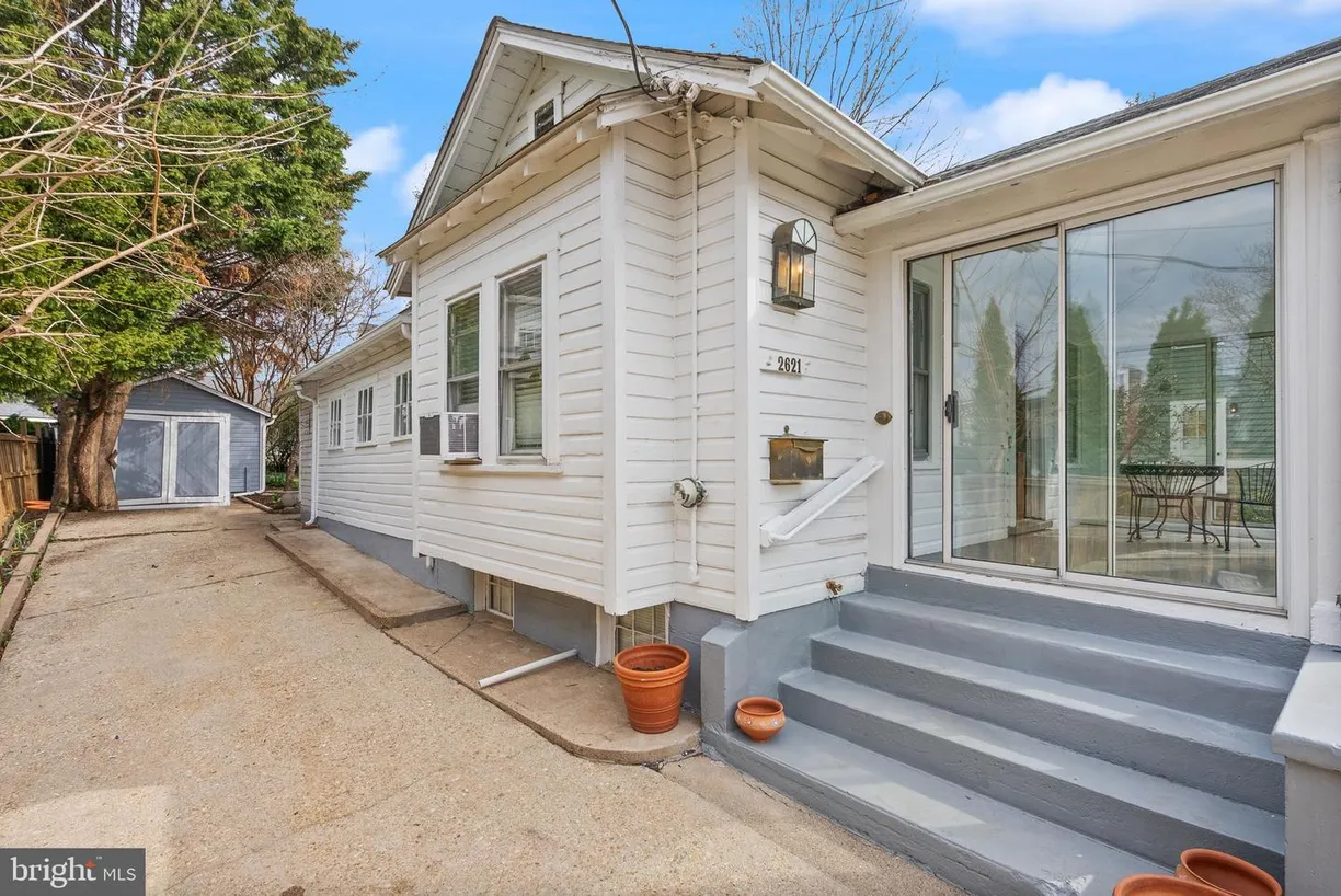 Washington Metro Area Real Estate | View 2621 2nd Rd N | Listing