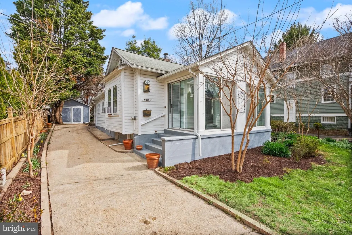 Washington Metro Area Real Estate | View 2621 2nd Rd N | Listing