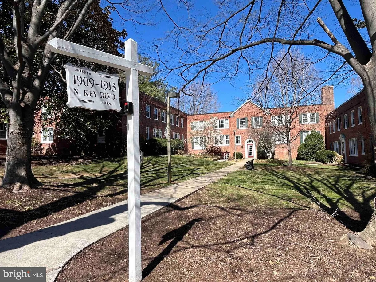 Washington Metro Area Real Estate | View 1911 Key Blvd, 11559 | 1 Bed