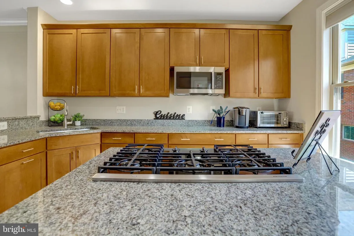 Washington Metro Area Real Estate | View 2537 S Kenmore Ct | Listing