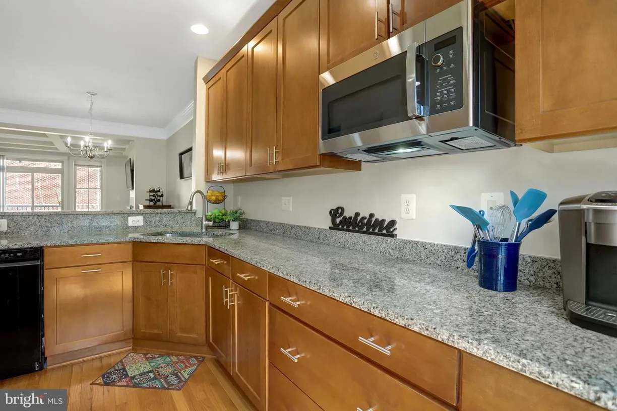 Washington Metro Area Real Estate | View 2537 S Kenmore Ct | Listing