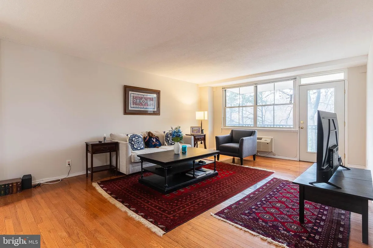 Washington Metro Area Real Estate | View 2030 N Adams St, 306 | Listing
