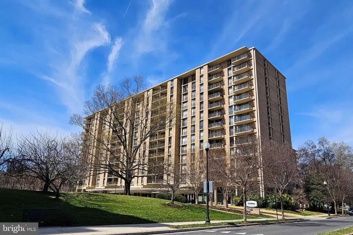Washington Metro Area Real Estate | View 4600 S Four Mile Run Dr, 722 | 1 Bed, 1 Bath